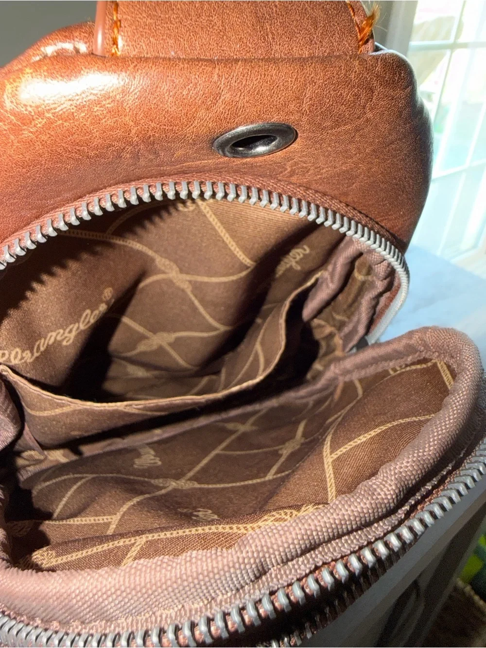 Wrangler Brown Leather Crossbody Sling Bag - Picture 4 of 6